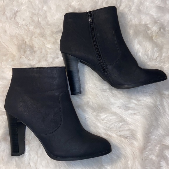 D Heart black, zipper ankle boots Block Heel Size 9 - Picture 5 of 11